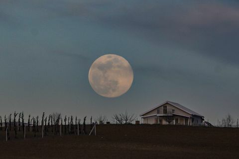 Supermoon v turški Ankari