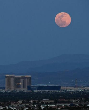 'Pink Moon' je največji supermonik leta 2020