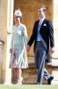 Noseča Pippa Middleton prihaja na kraljevo poroko v cvetlični zeleni in roza obleki