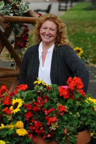 Charlie Dimmock na Disneyjevi pobudi za vrtnarjenje otrok, 2009