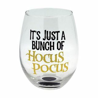To je samo kup vinskih kozarcev Hocus Pocus