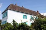 Čudovita modra hiša Clauda Moneta v Franciji, navedena na Airbnb