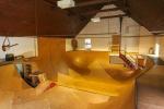 Predelana vaška dvorana na prodaj v Norfolku z notranjim skateparkom