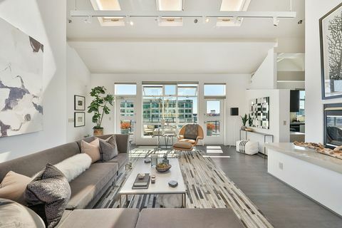 Stanovanje v penthouseu z urami San Francisca