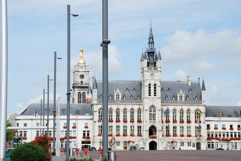 čudovit pogled na največji trg v belgijski arhitekturi