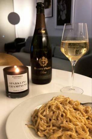 testeninska večerja s šampanjcem
