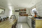 Naprodaj Eco Houseboat v Londonu z dovoljenjem za neprekinjeno križarjenje