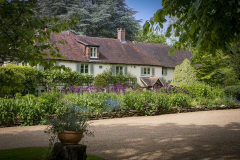 Fari Elm, ki se nahajajo v državi Ranmore Common, Dorking, Surrey - podeželska hiša na prodaj