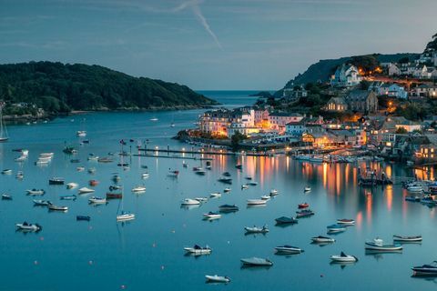 Salcombe, Devon - pristanišče Salcombe, posneto takoj po sončnem zahodu na poletni večer.