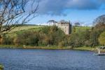 Majhen grad na prodaj na Škotskem je ena najbolj znanih znamenitosti Južnega Lanarkshira