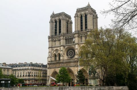 Požar v katedrali Notre Dame v Parizu