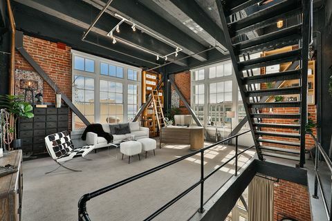 Stanovanje v penthouseu z urami San Francisca