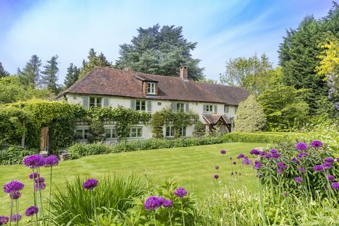 Fari Elm, ki se nahajajo v državi Ranmore Common, Dorking, Surrey - podeželska hiša na prodaj