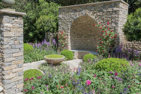 The Claims Guys: Zelo angleški vrt, ki ga je zasnoval Janine Crimmins - Artisan garden - Chelsea Flower Show 2018