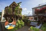 Ta spektakularna ročno izdelana hiška z drevesi je na razstavi Chelsea Flower Show 2017