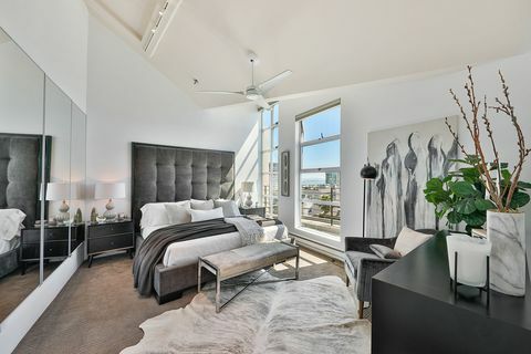 Stanovanje v penthouseu z urami San Francisca