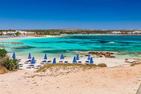 Plaža Nissi in Cavo Greco v mestu Ayia Napa na Cipru