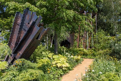 chelsea flower show 2022 medite smartply 'gradimo prihodnost', ki jo je oblikovala sarah eberle