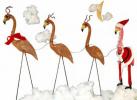 Božični okraski za tramo Flamingo so tu, da oživite svoje dvorišče