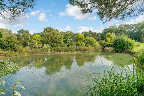 Russen, Cranbourne Grange, Hatchet Lane, Winkfield, Berkshire LAKE