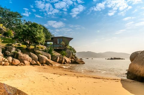 Nepremičnina za izjeme z zasebno plažo, Santa Catarina, Brazilija