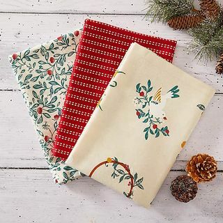 Oblikovan paket božičnih čajnih brisač po 3