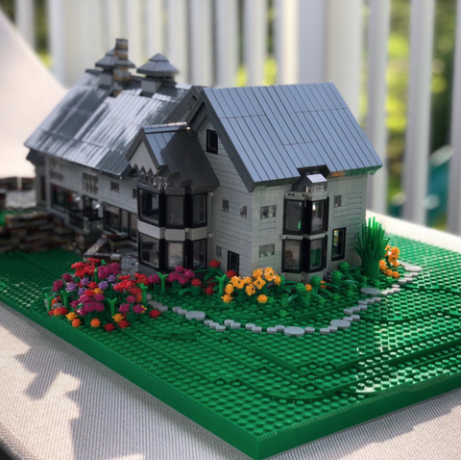 Umetnik Etsy lahko ustvari LEGO repliko svoje hiše