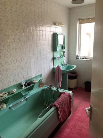 Victorian Plumbing - tekmovanje z najslabšo kopalnico v Veliki Britaniji