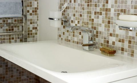 mozaik-kopalnica-umivalnik