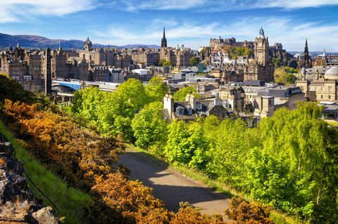 Pogled na zgodovinski Edinburgh s Calton Hill, Škotska, Velika Britanija