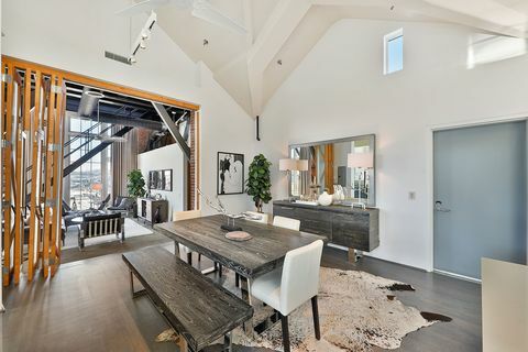 Stanovanje v penthouseu z urami San Francisca