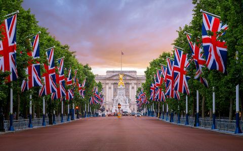 Buckinghamska palača, The Mall, Union Flags, London, Anglija