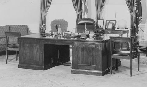 theodore roosevelt pisalna miza v ovalni pisarni bele hiše