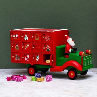 Leseni adventni koledar Santa Lorry