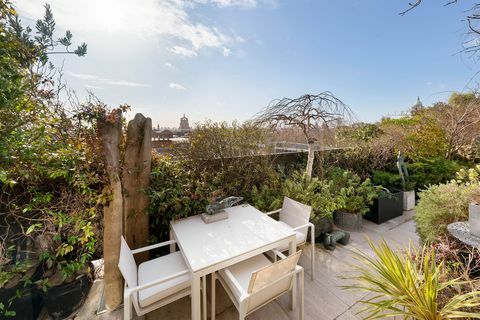 Knightsbridge penthouse s pogledom na streho